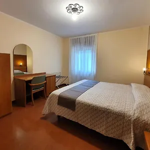 Hotell Altavilla Meuble Tirano