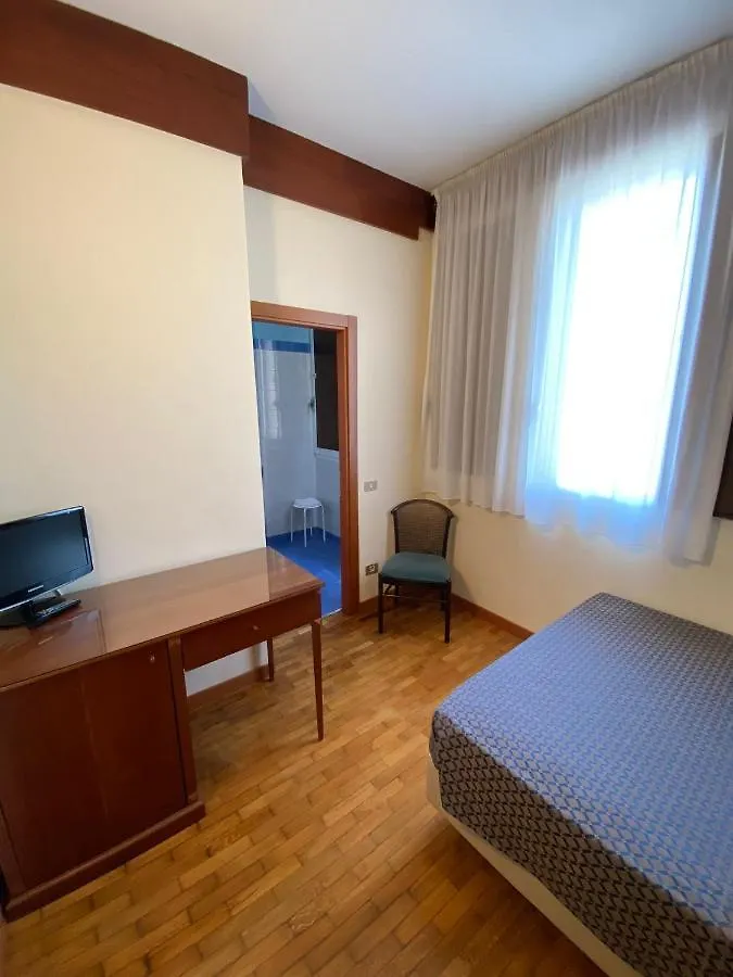 Hotel Bellevue Rímini 4*,  Italia