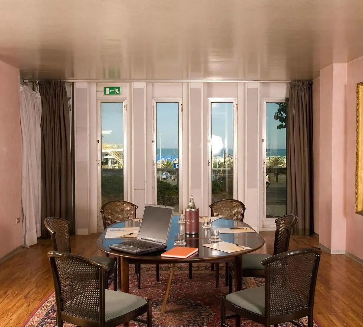 Hotel Bellevue Rímini 4*,
